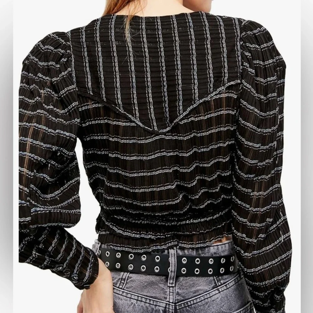 Free People Women’s Girlfriend Top / Size M / Brand NWT / Black Combo